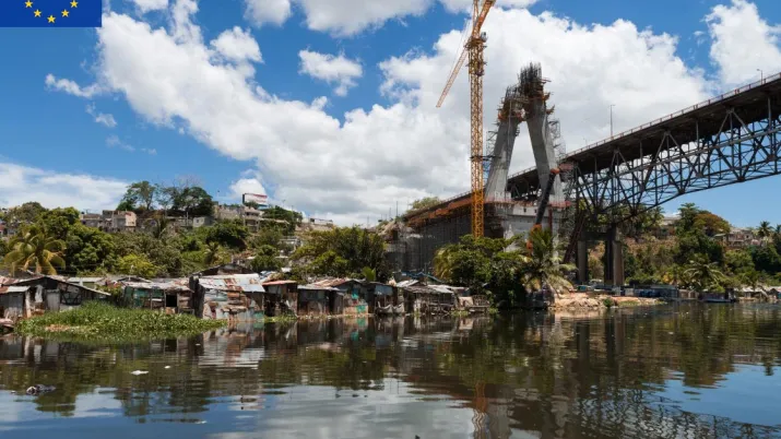 Analysing the multidimensional inequality and impacts of regional policy on inequality
