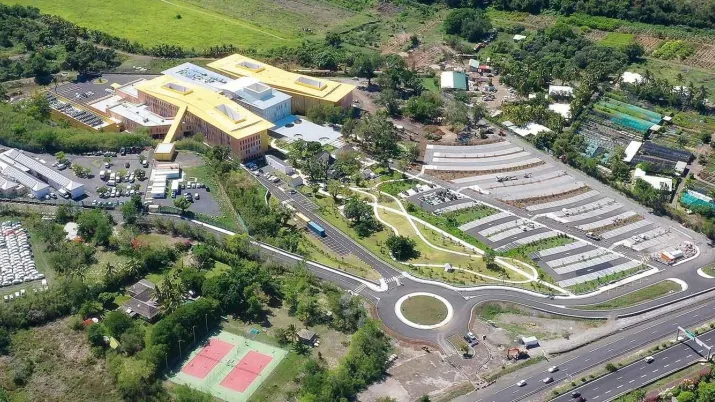 Vue aérienne du Centre hospitalier Ouest Réunion