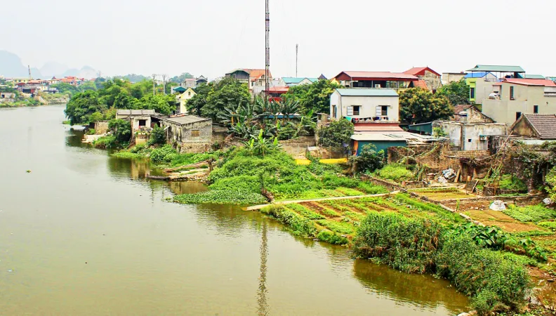 Construction de remblais, Phu Ly, province de Ha Nam