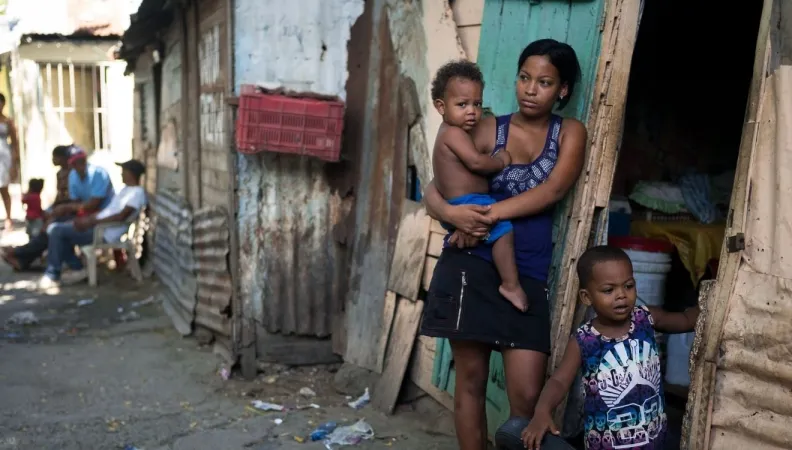 Habitants du quartier vulnérable aux inondations de la Barquita (Saint-Domingue Est, République Dominicaine) relogés grâce à un programme financé par l'AFD