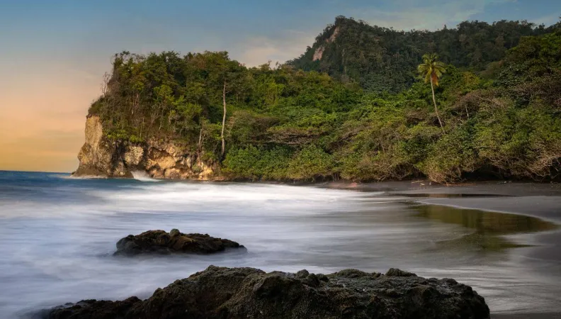 Plage d'Anse Couleuvre, nord-Martinique
