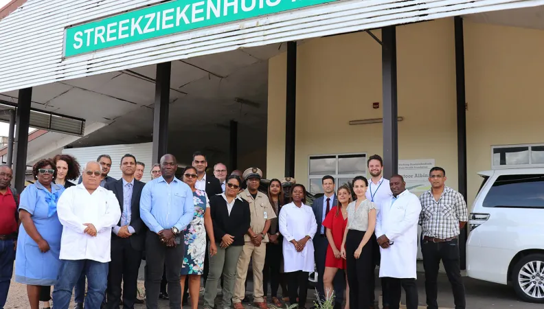 Depuis 2008, l’AFD accompagne la République du Suriname dans la construction et l’opérationnalisation de l’hôpital d’Albina, afin d’améliorer l’accès aux soins des populations de l’est du Suriname. 