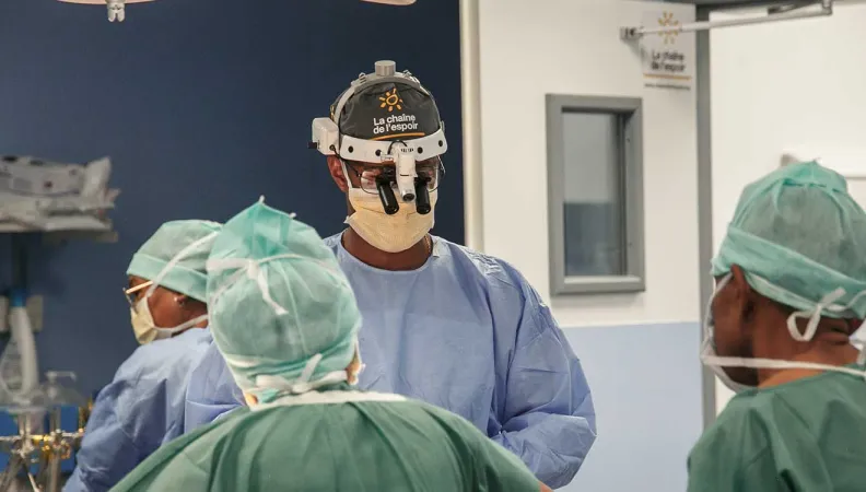 Ce projet vise à  à la réduction de la mortalité infantile dans l’océan Indien, à travers la prise en charge intégrée des cardiopathies pédiatriques