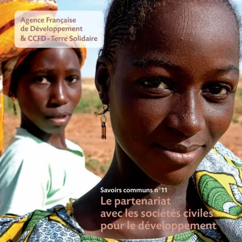 Savoirs communs n°11 : Le partenariat avec les sociétés civiles pour le développement