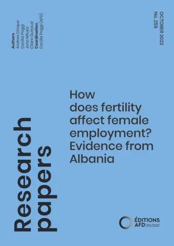 How does fertility affect female employment_couv1